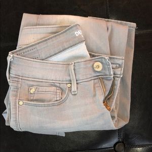 Gray skinny jeans (low rise)